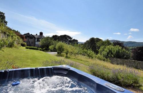 Tal-y-Cafn House | 4 Bed in Conwy 50934