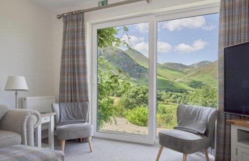 Newlands Valley House | 4 Bed in Newlands Valley SZ204