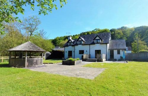 Oxwich House | 4 Bed in Oxwich 74984