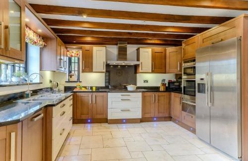 Oxwich House | 4 Bed in Oxwich 74984