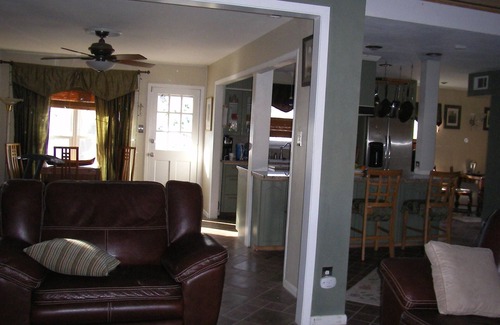Parker Lane House | 4 Bedroom, 2.5 Bath Downtown Home, Easy Access To Ih35, Fenced Yard