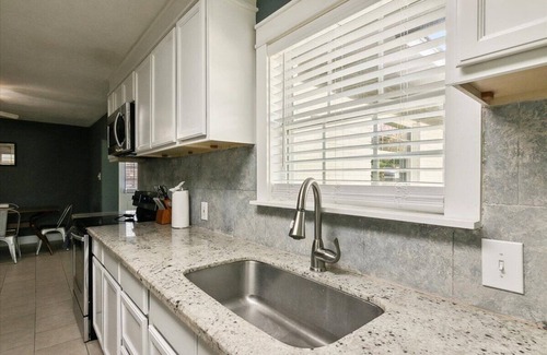 Lakeview  Jefferson County House | 4 bedroom 2 bath home in Bridge City