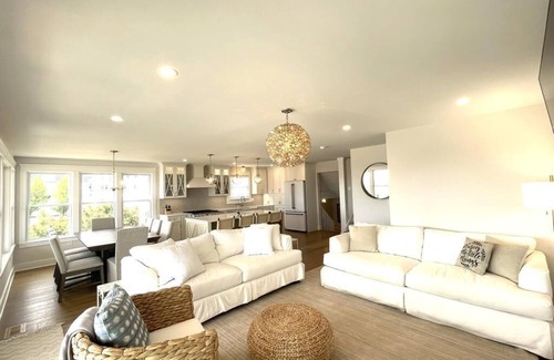 Gold Coast Condo | 4 bedroom, 3 bath beach front property