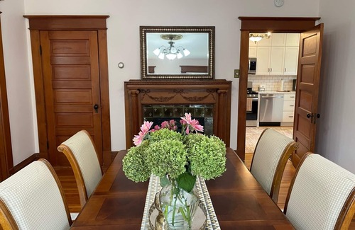 La Salle House | 4 Bedroom, 3 Full Bathrooms - 10 Minutes to Starved Rock!