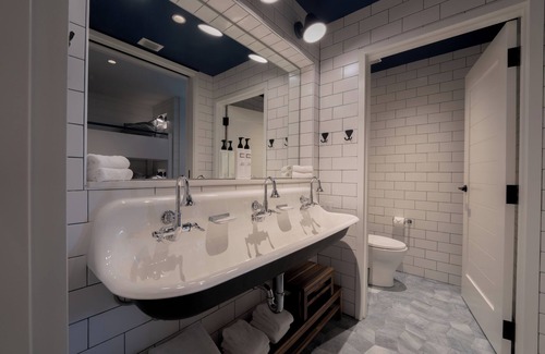 Florida Central Atlantic Coast Resort | 4 Bedroom, 4 Bathroom Luxury Evermore Bay View Flat in Orlando, FL near Disney!
