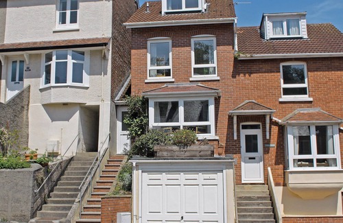 Salcombe Cottage | 4 bedroom accommodation in Coronation/Forster