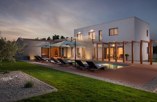 Topid House | 4 bedroom accommodation in Sveti Bartul