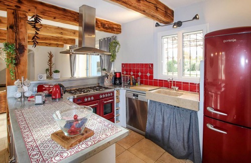 Pourrieres House | 4 bedroom accommodation in Pourrières