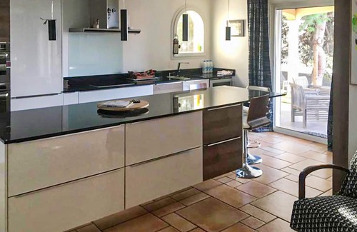 Lespignan House | 4 bedroom accommodation in Lespignan