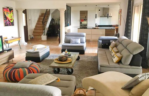 Lespignan House | 4 bedroom accommodation in Lespignan