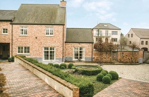 Hoepertingen House | 4 bedroom accommodation in Borgloon
