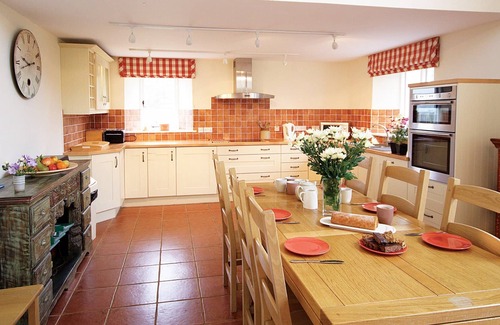 Beccles Cottage | 4 bedroom accommodation in North Cove, Beccles