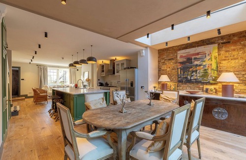 Haverstock Apartment | 4 Bedroom Apartment near Primrose Hill and Hampstead Heath