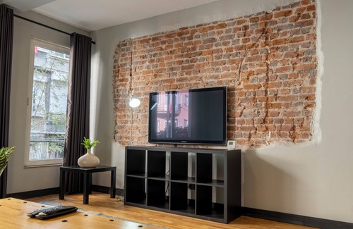 Tophane Apartment | 4-bedroom apartment with private terrace, AC and WiFi