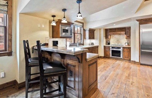 Downtown Resort | 4 BEDROOM ASPEN MOUNTAIN RESIDENCES, OLD HYATT, BEST LOCATION!