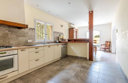 Graveson House | 4 bedroom awesome home in Graveson