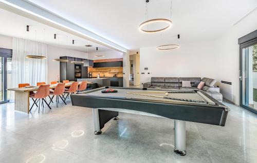Fazana House | 4 Bedroom Awesome Home In Fazana