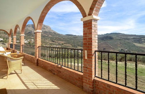 Periana House | 4 bedroom beautiful home in Periana