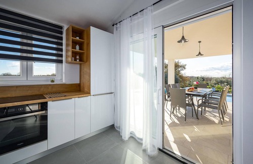 Orihi House | 4 bedroom beautiful home in Barban