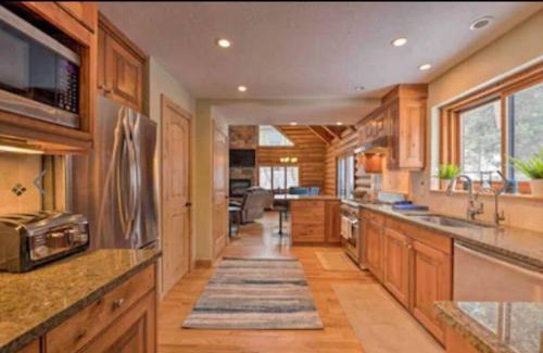 Summit Park House | 4 Bedroom Cabin in Summit Park, close to Park City