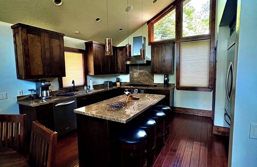 Timber Lakes Cabin | 4-bedroom cabin in the aspens above Heber City with WiFi