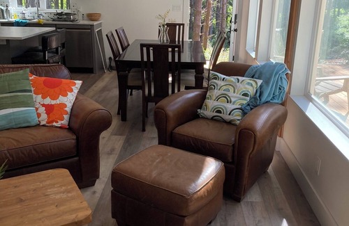 Juan de Fuca Electoral Area Other | 4-bedroom castle in wonderful Jordan River with WiFi