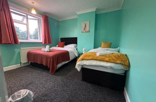 Quinton House | 4 Bedroom Central Birmingham