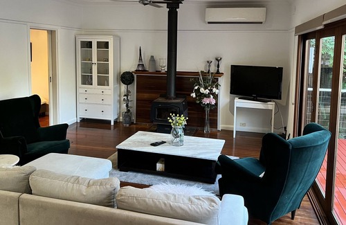 Marsfield House | 4 bedroom Charming house in Sydney center Marsfield