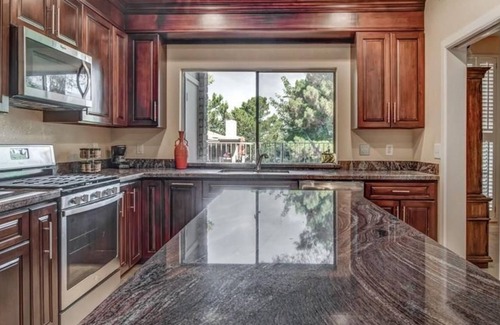 Thunderbird Condo | 4 Bedroom Condo 313625 by Houzlet