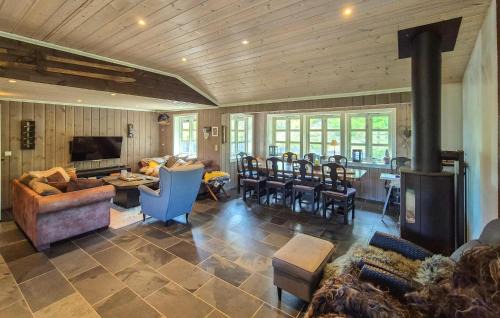 Kvam House | 4 Bedroom Cozy Home In Norheimsund