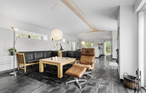 Aalbaek House | 4 Bedroom Cozy Home In Ålbæk