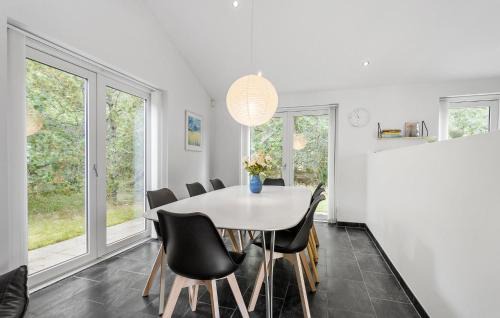 Aalbaek House | 4 Bedroom Cozy Home In Ålbæk