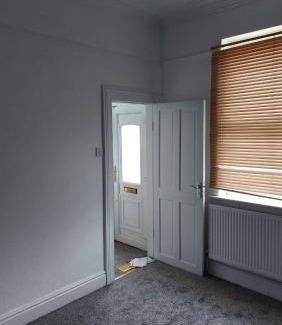 Hull House | 4 bedroom end terrace property