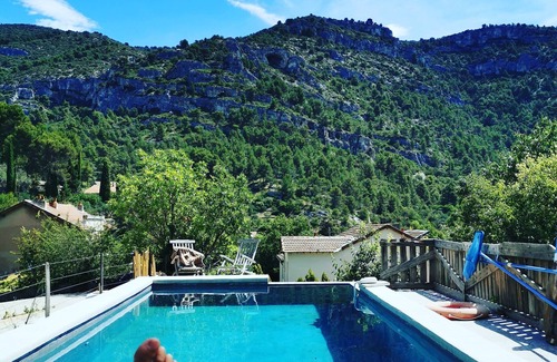 Fontaine-de-Vaucluse House | 4 Bedroom Private vacation home in Fontaine-de-Vaucluse