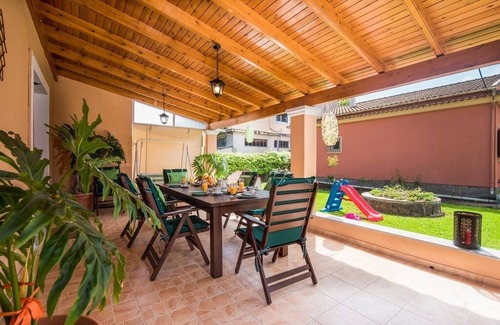 Pelekas House | 4 Bedroom Garden House