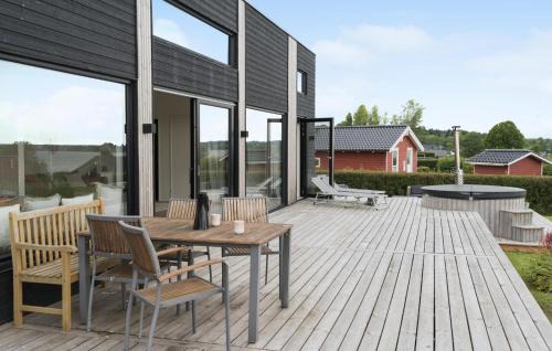 Grønninghoved Strand House | 4 Bedroom Gorgeous Home In Sjølund