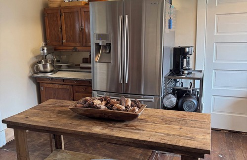 Wilmore House | 4-bedroom historic house near campus in Wilmore. Fragrance-free & mold-free