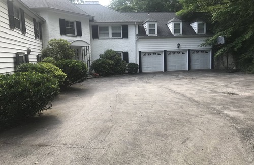 Radnor House | 4 Bedroom Home, Game Room & Pool in a Quiet Upscale Neighborhood