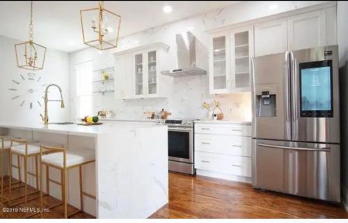 Springfield Villa | 4 bedroom home- historic-downtown jax- min to UF health and everbank stadium