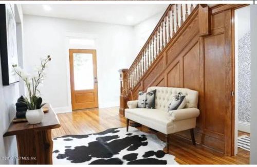 Springfield Villa | 4 bedroom home- historic-downtown jax- min to UF health and everbank stadium