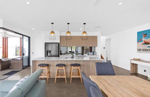 Pelican Waters House | 4 Bedroom Home in Pelican Waters with Heated Inground Pool