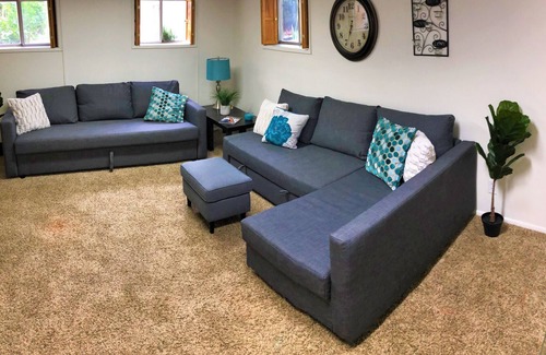 Midvale House | 4-Bedroom Home in the Middle of the Valley