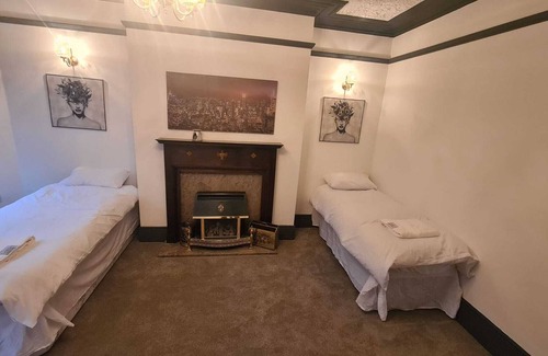 South Shields House | 4 bedroom home located in Jarrow- South Shields