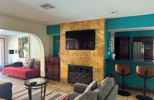 Fort Myers House | 4-bedroom home off McGregor with guesthouse, pool and large yard in Fort Myers
