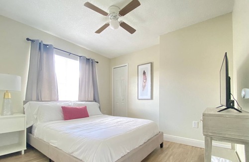 Thousand Oaks Villa | 4 bedroom home, private pool, single floor
