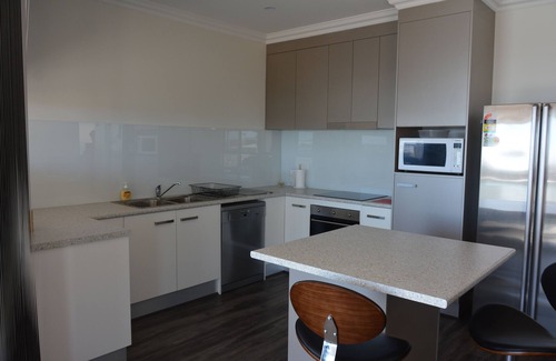 Wallaroo House | 4 bedroom home, sleeps 10 located in the Marina with Awesome Views