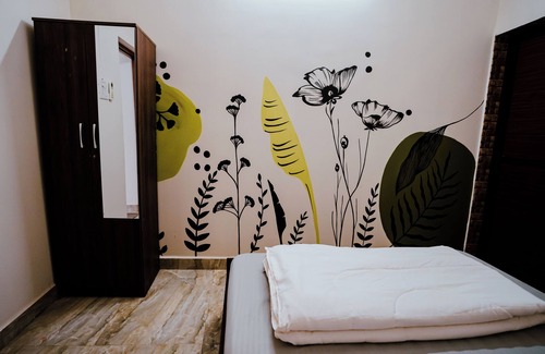 Vagator Hotel | 4-bedroom hotel in brilliant Goa with AC, WiFi. Enjoy a relaxing stay