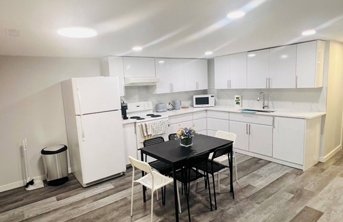Hastings House | 4-bedroom house in beautiful Vancouver - close to Downtown and PNE