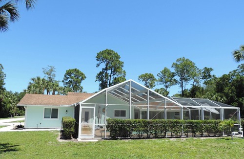 Rural Estates House | 4-bedroom house in brilliant Naples with AC, WiFi