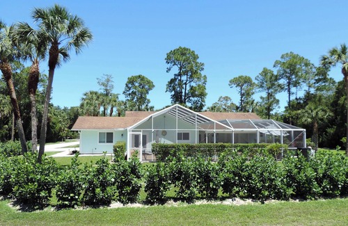 Rural Estates House | 4-bedroom house in brilliant Naples with AC, WiFi